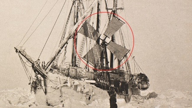 Fram med vindmølle på dekk. (Foto: Wikimedia Commons)