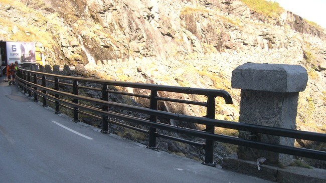 Rekkverk på Stigfossbrua (Foto: Statens vegvesen)