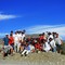Gruppefoto av NASA-praktikantane og rettleiarar som var med på sommarens forskingsprosjekt i Racetrack playa.