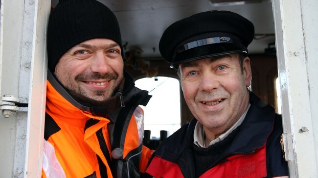 Skuespiller Terje Skonseng Naudeer og fisker Thor Olsen (Foto: Therese Grimstad Pisani/NRK) Skuespiller Terje Skonseng Naudeer og fisker Thor Olsen (Foto: Therese Grimstad Pisani/NRK)
