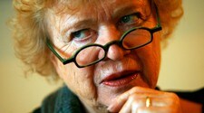 Korrupsjonsjegeren Eva Joly har erfart hvordan det er å snakke pengemakten midt i mot. Foto: Scanpix (Foto: Johannessen, Sara/SCANPIX)