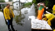 STORM-USA/GULF Residents pile sandbags in Lafitte (Foto: DAN ANDERSON/Reuters)