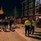 Politiet holder vakt utenfor Fotballpuben i Bergen sentrum.