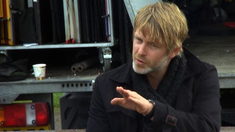 Trond Espen Seim som Varg Veum i Angedalen (Foto: Simon Solheim/NRK)