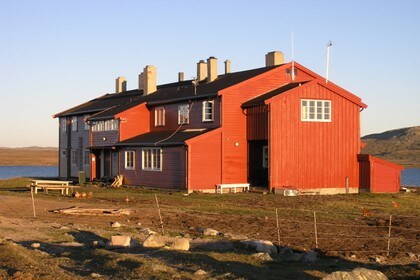 Legg gjerne inn en ekstra overnatting på den betjente turistforeningshytta Rauhelleren. (Foto: Torfinn Evensen)