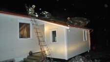 Storm tok hustak (Foto: Martin Mortensen/NRK)