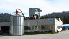 Strukturplast, no Bano i Mona på Sandane (Foto: Ottar Starheim/NRK) Strukturplast, no Bano i Mona på Sandane (Foto: Ottar Starheim/NRK)