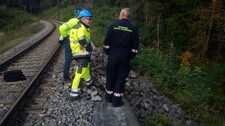 Skinnegangen sklir ut på Østfoldbanen (Foto: Espen Torgersen/NRK)