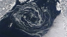 Satellittbilde isvirvel, nær (Foto: NASA)