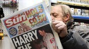 The Suns oppslag om prince Harry i Nazi-uniform i januar 2005.