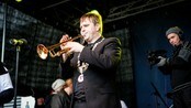 Skolesessions: Ordføreren i Eid spiller trompet - Skolesessions: Ordføreren i Eid spiller trompet