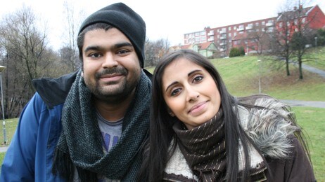 Hina Zaidi og Abubakar Hussain (Foto: Else Karine Archer/NRK)