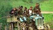 Geriljasoldater fra Kosovo Liberation Army (Foto: ERIC FEFERBERG/AFP) Geriljasoldater fra Kosovo Liberation Army (Foto: ERIC FEFERBERG/AFP)
