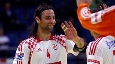 HANDBALL-EURO/ Croatia's Balic celebrates his team's victory over Iceland after their Men's European Handball Championship match in Vrsac (Foto: IVAN MILUTINOVIC/Reuters)