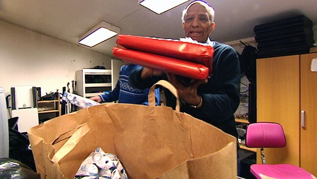 Aslam Ahsan forbereder årets julefeiring (Foto: Hallgeir Braastad/NRK)