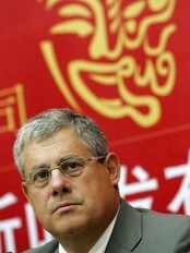 CAMERON MACKINTOSH (Foto: WONG MAYE-E/AP) CAMERON MACKINTOSH (Foto: WONG MAYE-E/AP)