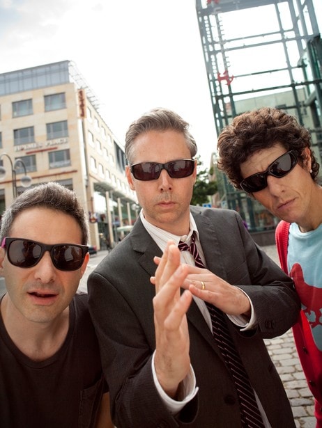Fra da Beastie boys ble innført i Rock and Roll Hall of fame i 2009 (Foto: Thomas Rabsch/Ap) Fra da Beastie boys ble innført i Rock and Roll Hall of fame i 2009 (Foto: Thomas Rabsch/Ap)
