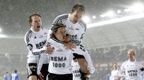 RBKs Mikael Lustig jubler over 1-2 målet under eliteseriekampen mellom Molde og Rosenborg (Foto: Stian Lysberg Solum/Scanpix)