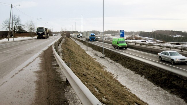 Gammel og ny E18 (Foto: Yngve Tørrestad/NRK)