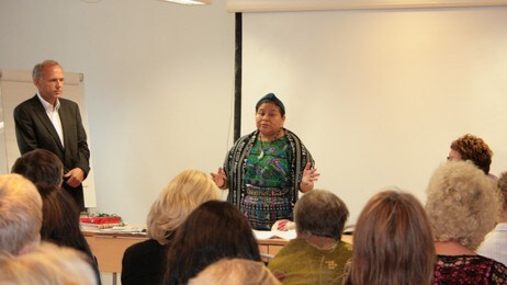 Rigoberta Menchu Tum under dialogmøte (Foto: Siv Eli Vuolab/NRK) Rigoberta Menchu Tum under dialogmøte (Foto: Siv Eli Vuolab/NRK)