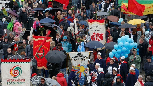 Stort oppmøte på Youngstorget i dag, 1.mai (Foto: Poppe, Cornelius/Scanpix)