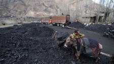 TOPSHOTS-AFGHANISTAN-ECONOMY-MINING (Foto: QAIS USYAN/Afp) TOPSHOTS-AFGHANISTAN-ECONOMY-MINING (Foto: QAIS USYAN/Afp)