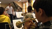 Symfoniorkester på Tøyen skole - Mens mange skoler har musikkorps, satser de på å lage sitt eget symfoniorkester på Tøyen skole. Der skal alle elevene få tilbud om å lære seg et instrument, mens de går på skolen.