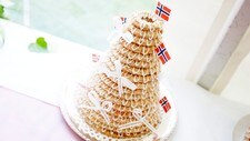 Kransekake (Foto: Solum, Stian Lysberg/SCANPIX) Kransekake (Foto: Solum, Stian Lysberg/SCANPIX)