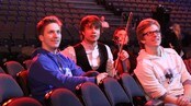 Alexander Rybak og Frikar-gutter (Foto: Hege Bakken Riise/NRK) Alexander Rybak og Frikar-gutter (Foto: Hege Bakken Riise/NRK)