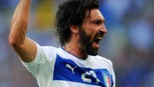 Pirlo jubilerte med frisparkperle - Andrea Pirlo viste hvorfor han har fått 100 landskamper for det italienske landslaget, da han på praktfullt vis limte ballen i krysset på frispark.