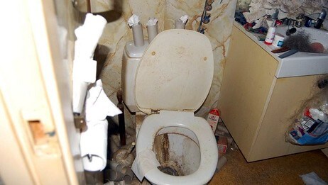 Sambygdingen går til fylkeslegen etter å ha blitt møtt av eit slikt syn. (Foto: Privat) Sambygdingen går til fylkeslegen etter å ha blitt møtt av eit slikt syn. (Foto: Privat)