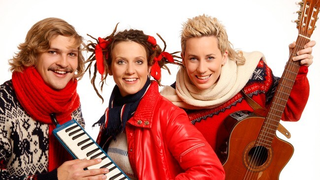 Julemorgen: Lars Andreas Aspesæter, Margrethe Røed, Heidi Marie Vestrheim. (Foto: Ole Kaland/NRK)