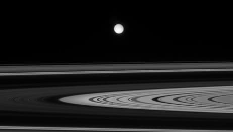 Saturns måne Enceladus (Foto: NASA/Scanpix/AP) Saturns måne Enceladus (Foto: NASA/Scanpix/AP)