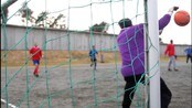 De innsatte mister fotballaget sitt - Bergen fengsel skal kutte i stillingene, og da blir det ikke mer fotball for de innsatte. 