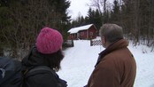 Mystikk og mørke gjerninger i tomme hus og døde tjern - Radioteaterets Nils Nordberg vet hva som er skummelt. F.eks. tomme hus. Her viser han reporter Elin Helgheim et slikt.