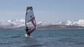 Surfer i Bukta (Foto: Pia Tøhaug/NRK) Surfer i Bukta (Foto: Pia Tøhaug/NRK)