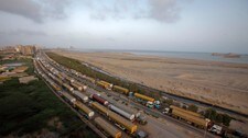 Pakistanske tankbiler  (Foto: ATHAR HUSSAIN/Reuters)