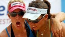 Ingrid Tørlen (t.v.) og Nila Håkedal  (Foto: FIVB)