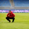 Bjørn Helge Riise og Brede Hangeland inspiserer banen før kampen. Bjørn Helge Riise og Brede Hangeland inspiserer banen før kampen.