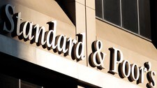 Standard and Poor's kontorer i New York (Foto: BRENDAN MCDERMID/Reuters) Standard and Poor's kontorer i New York (Foto: BRENDAN MCDERMID/Reuters)