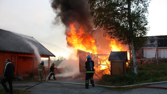 Garasjebrann (Foto: Arild Moe/NRK)