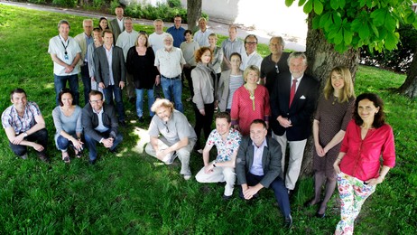 NRKs utenrikskorrespondenter og hjemmeredaksjonen mai 2012 (Foto: Ole Kaland/NRK) NRKs utenrikskorrespondenter og hjemmeredaksjonen mai 2012 (Foto: Ole Kaland/NRK)