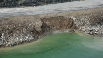  Landslide 