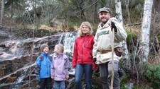 Naturfilosofen med familien (Foto: Per Jarle Heggdalsvik/NRK)