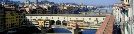 Uffizi mot Ponte Vecchio (Foto: Nina Skurtveit/NRK) Uffizi mot Ponte Vecchio (Foto: Nina Skurtveit/NRK)