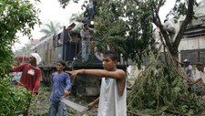 Tyfonen Xangsane førte til store ødeleggelser på Fillipinene (Foto: BULLIT MARQUEZ/AP) Tyfonen Xangsane førte til store ødeleggelser på Fillipinene (Foto: BULLIT MARQUEZ/AP)