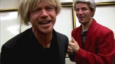 Harald Eia som stuntreporter med juledepresjon (NRK)