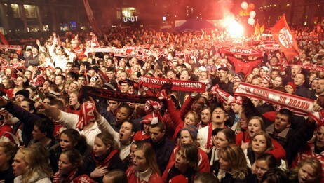 Torgalmenningen i ekstase etter cupseier i 2004 (Foto: Hommedal, Marit/SCANPIX)