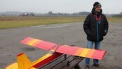 Modellfly og Torp - Tårnet på Torp har nå direkte kontroll over modellflyene på Jarlsberg flyplass. På modellflyklubbens hus er det nemlig montert alarm som går når tårnet krever at flyene må lande.