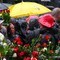 Søkkvått vær til tross, mange hadde tatt turen for å synge og legge ned blomster ved tinghuset. Søkkvått vær til tross, mange hadde tatt turen for å synge og legge ned blomster ved tinghuset.